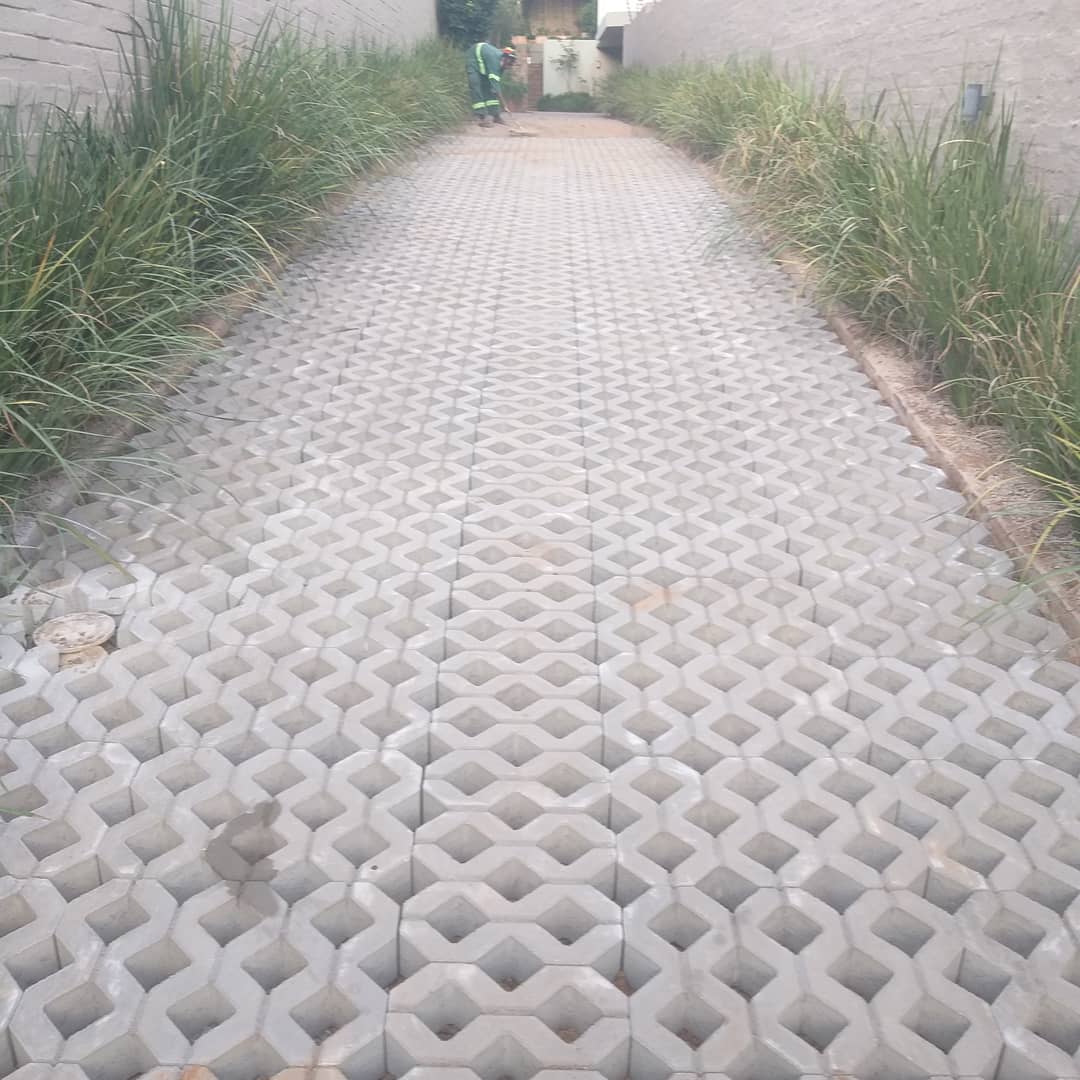 Square paving design